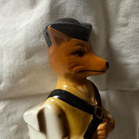 Jim Beam Colonial Fox Sculpture in Brown and Tan - Picture 9 of 11